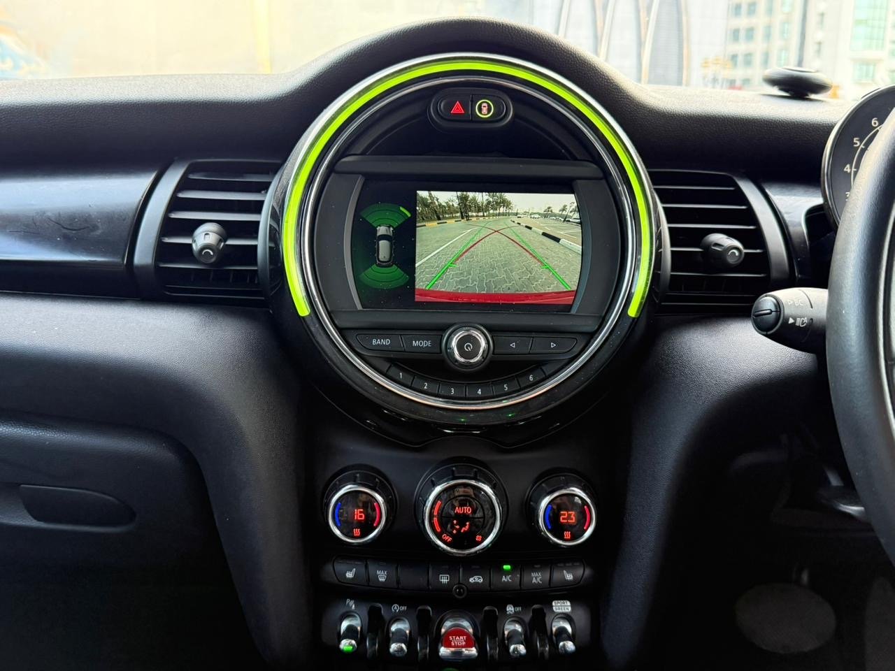 MIni Cooper 2021 Red image